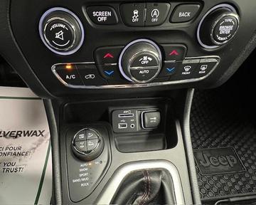 Jeep Cherokee 2018 - Thumbnail 23
