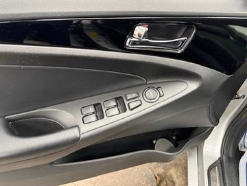 Hyundai Sonata 2012 - Thumbnail 25