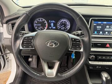 Hyundai Sonata 2018 - Thumbnail 12