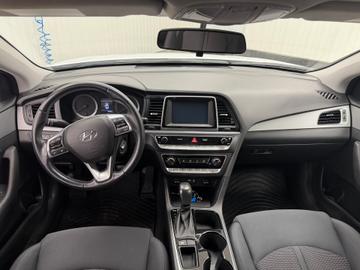 Hyundai Sonata 2018 - Thumbnail 11
