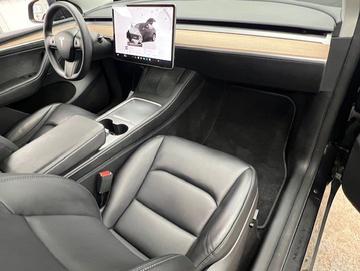 Tesla Model Y 2024 - Thumbnail 27