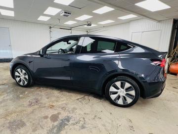 Tesla Model Y 2024 - Thumbnail 11