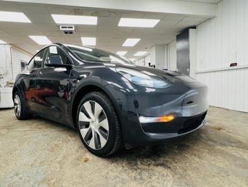 Tesla Model Y 2024 - Thumbnail 3