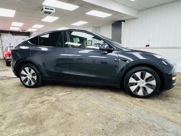 Tesla Model Y 2024 - Thumbnail 6
