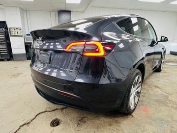 Tesla Model Y 2024 - Thumbnail 7