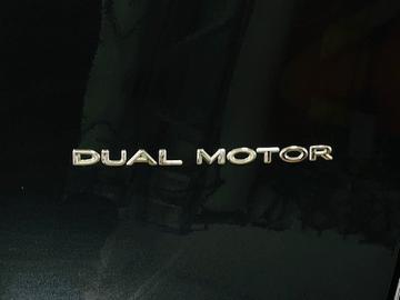 Tesla Model Y 2024 - Thumbnail 9
