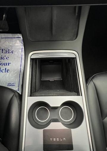 Tesla Model Y 2024 - Thumbnail 20
