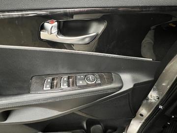 Kia Sorento 2016 - Thumbnail 24